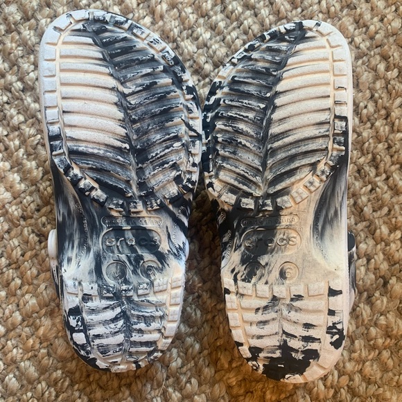 Black & White Marbled Crocs - Picture 7 of 10